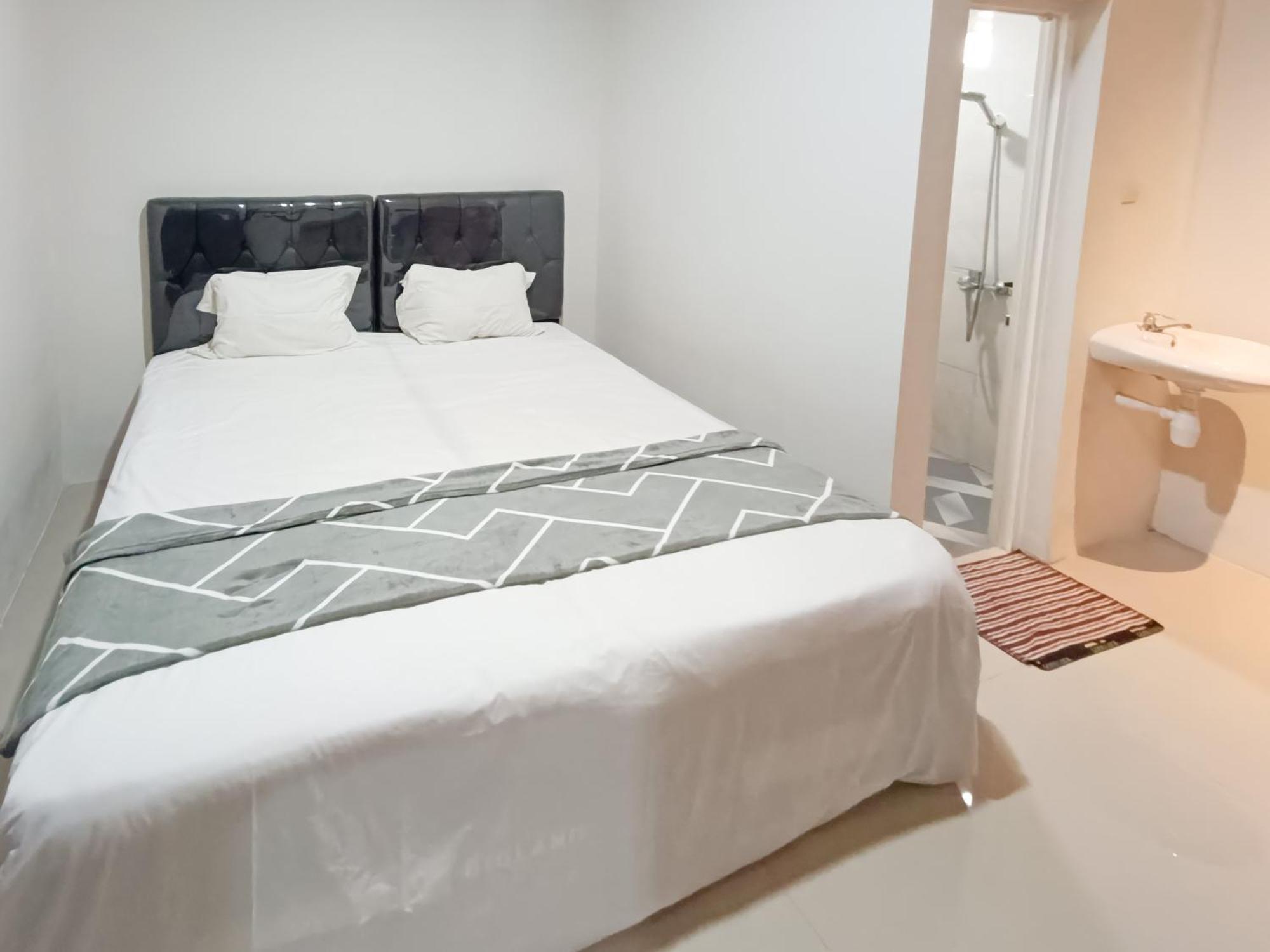 Happy Family Homestay Jember Mitra Reddoorz ภายนอก รูปภาพ
